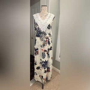 NWT sleeveless maxi dress size Medium